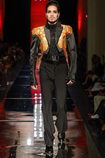 Look 40